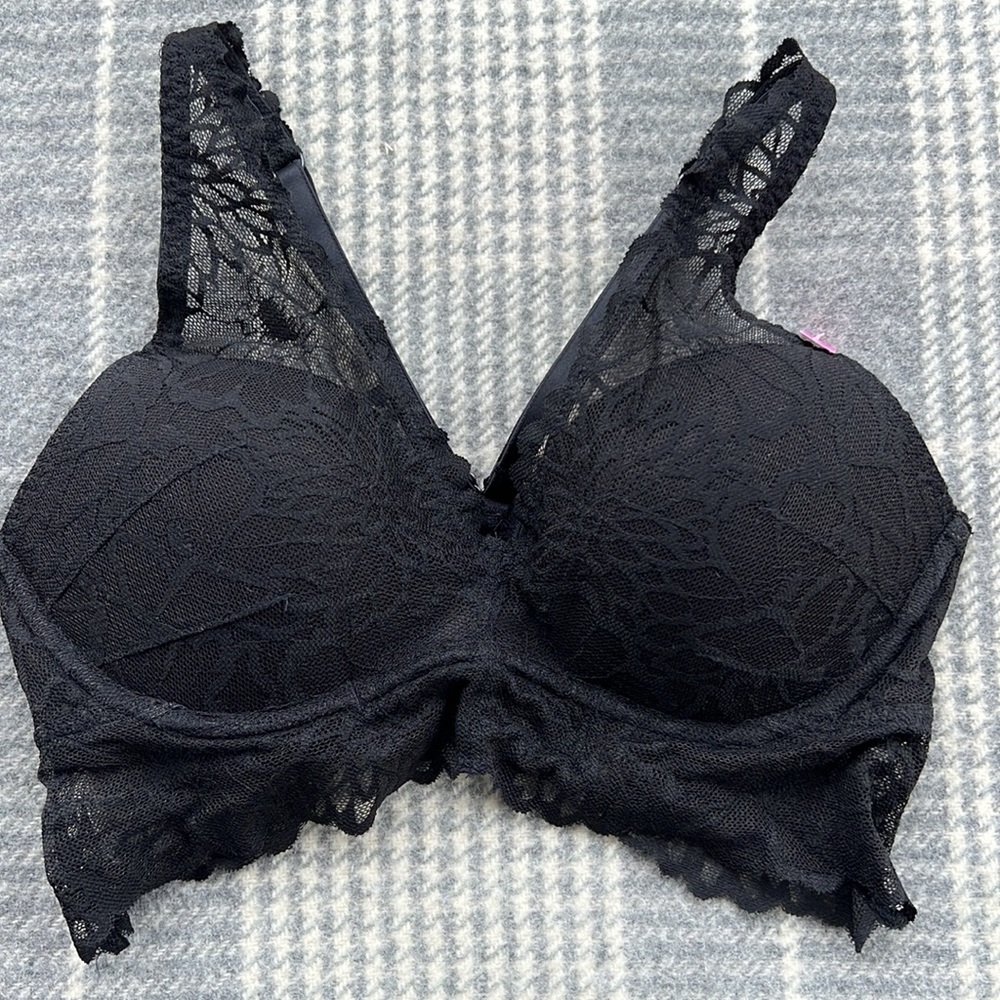 NWT Victoria’s Secret PINK ~ size small ~ black lace bralette NEW